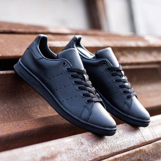 SEPATU ADIDAS STAN SMITH ALL BLACK ORIGINAL