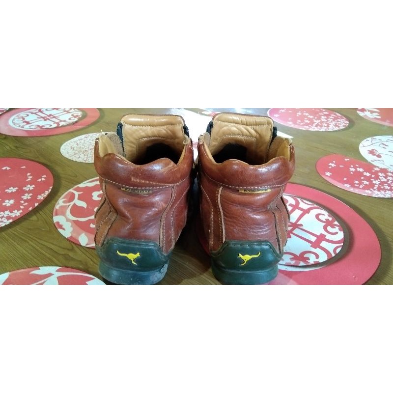 SEPATU KANGAROO