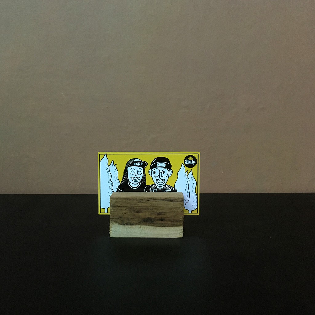 

CARD HOLDER, POLAROID, NOMOR MEJA