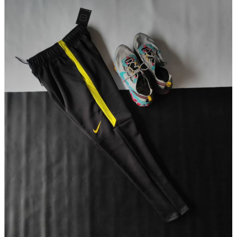 CELANA OLAHRAGA TRACKPANTS/SWEATPANTS/JOGGER/LARI/OUTWEAR LAKI-LAKI-PRIA/WANITA-CEWEK/NIKE