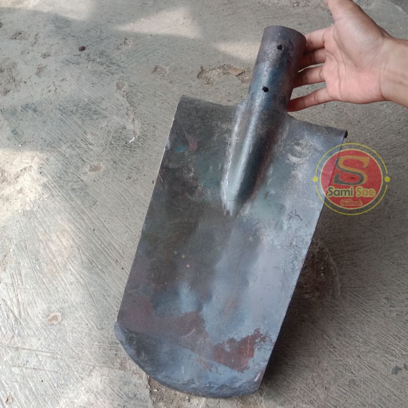 Sekop Tanah Baja Asli
