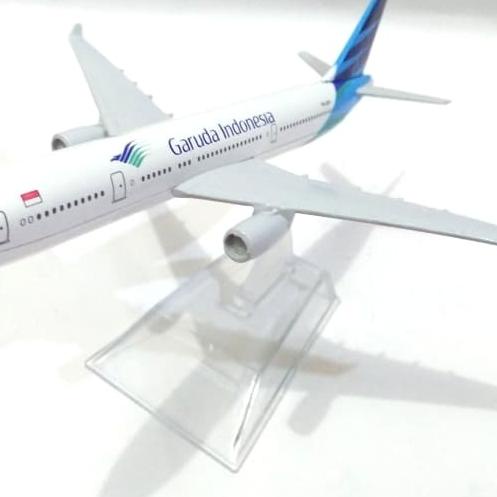► Pesawat diecast miniatur Garuda Indonesia Boeing 777-300ER ◌