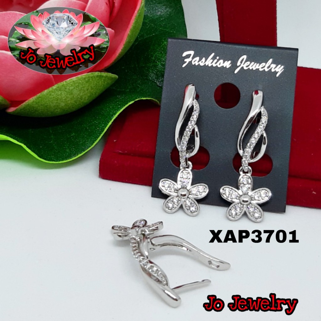 anting xuping warna putih bunga