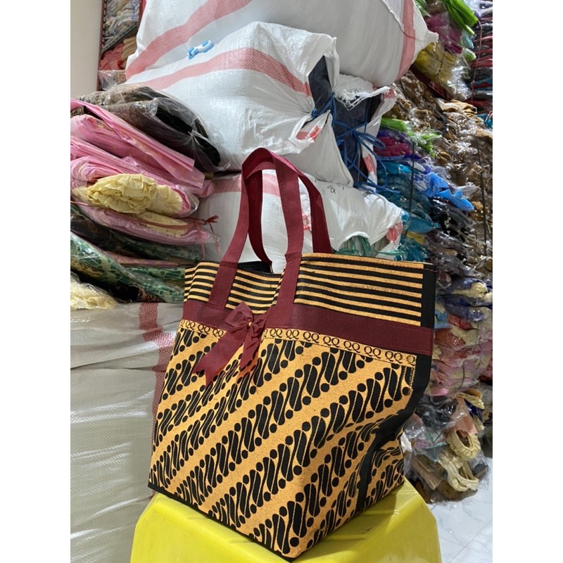 HARGA LUSIN ISI 12 BIJI-TAS  HAJATAN SIZE 22x22-JOJON BATIK