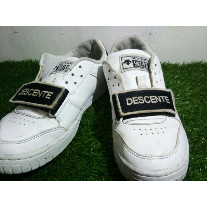 sepatu DESCENTE second 40.5