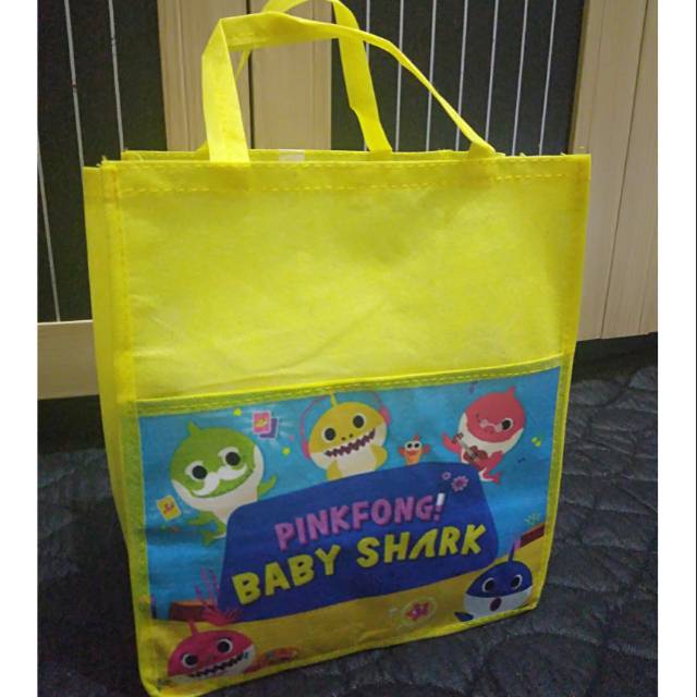 Tas ulang tahun 2 kantong BABY SHARK