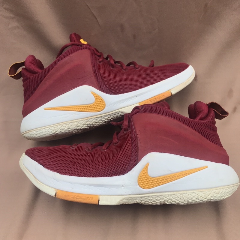 Nike lebron Witness Low sepatu basket second