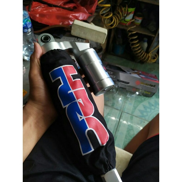 Sarung shock breaker dan cover shock belakang Motor Universal