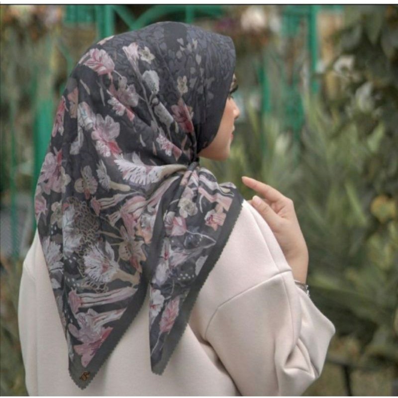 Sale Ready Buttonscarves Daisy Series Black