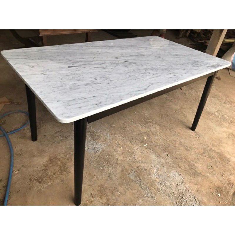 Set meja makan 4 kursi sofa