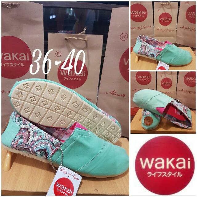 Wakai slip on grade original