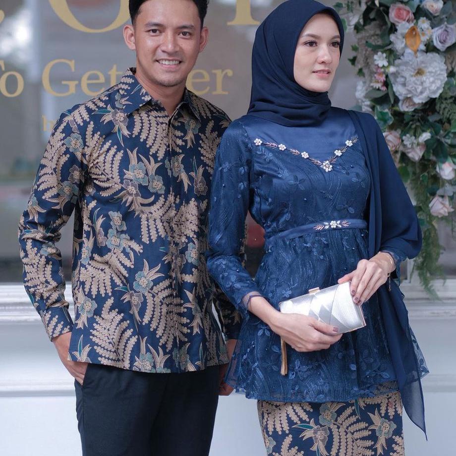 MUT Set Kebaya Couple Kebaya Alyra Warna Navy Kebaya Wisuda Lamaran Kekinian  Modern [KODE30]