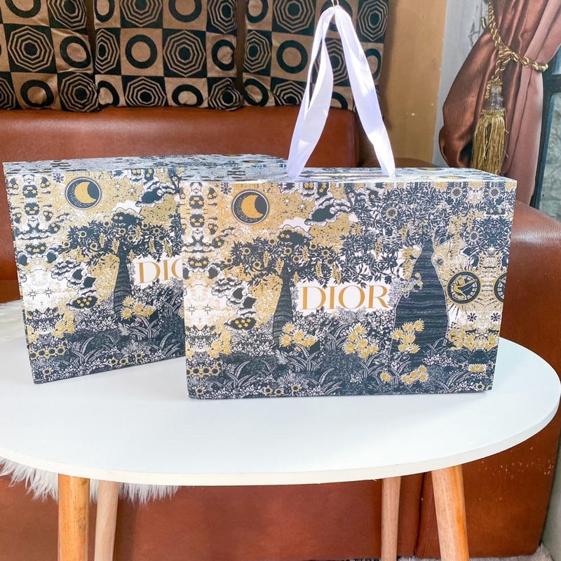 

Box Magnet Dior Signature Paper Box DR Lipat Kotak Kado Premium Branded Mewah