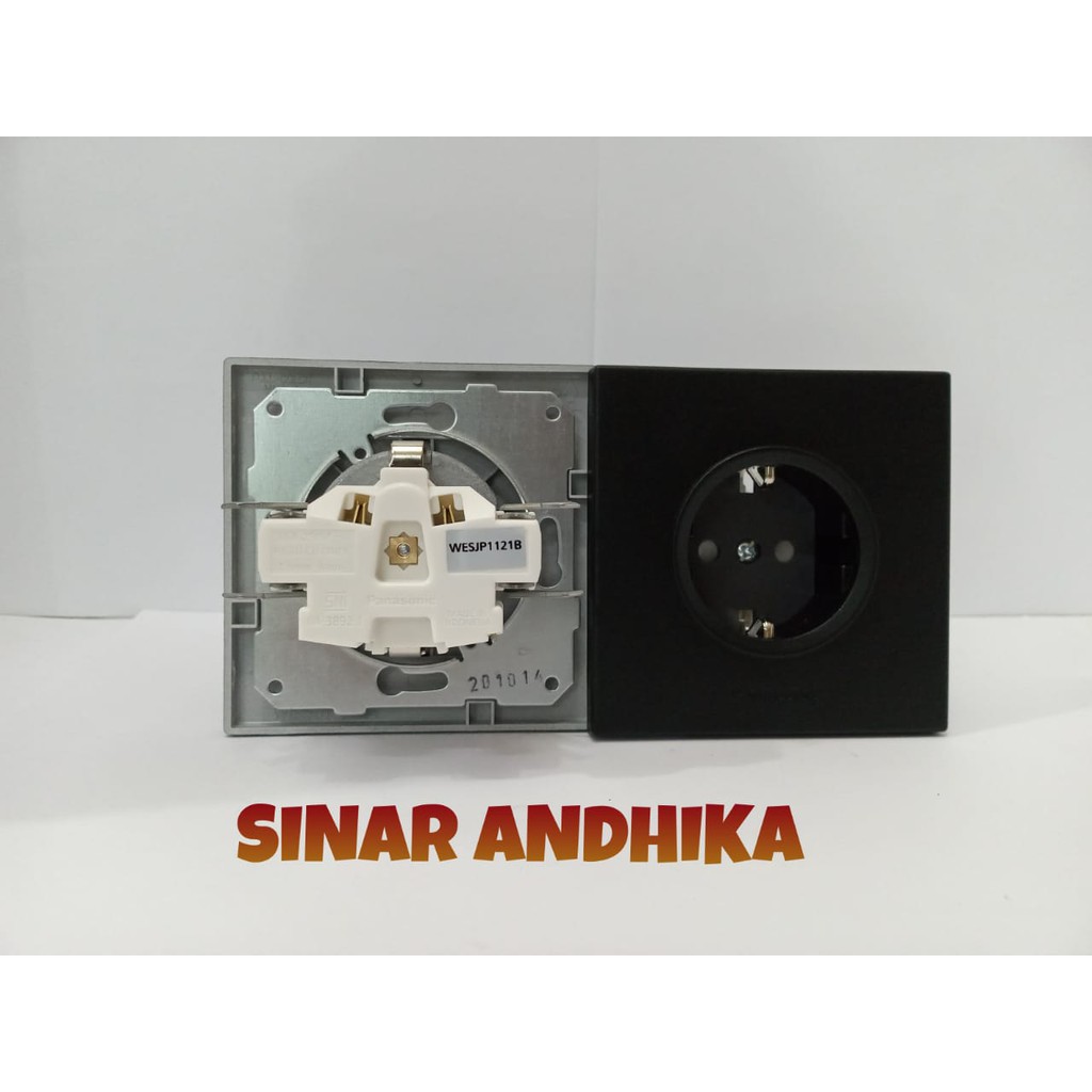 STOP KONTAK SINGLE GROUNDING (CP) HITAM STYLE E PANASONIC WESJP 1121B