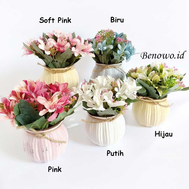 Bunga Bakung Plastik Unik Mini Artificial Vas Keramik Bunga Bakung Plastik Unik Mini Artificial Vas Keramik