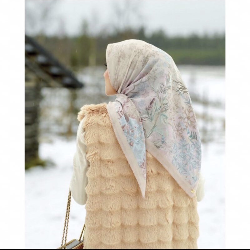 Buttonscarves disney frozen Almond