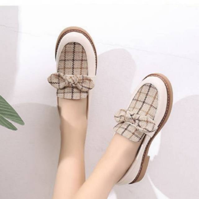 Sepatu loafers wanita / Docmart MELAN / Sepatu Wanita / Sepatu Flat Wanita /  Bisa Cod