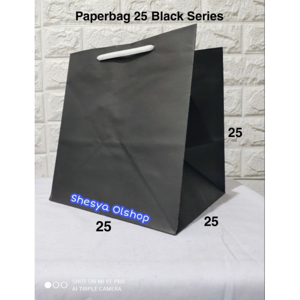 

Paper bag 25 Black Series (25.25.25)