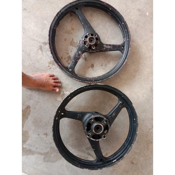 velg original tiger revo