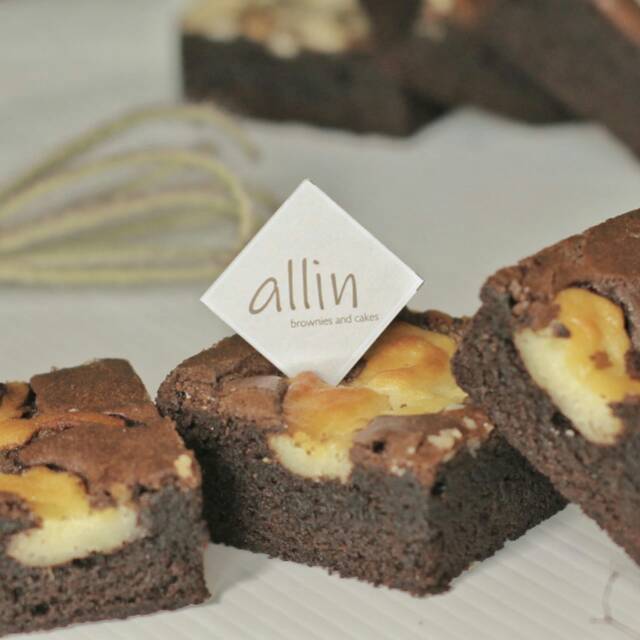 

Allin brownies with cheese cream