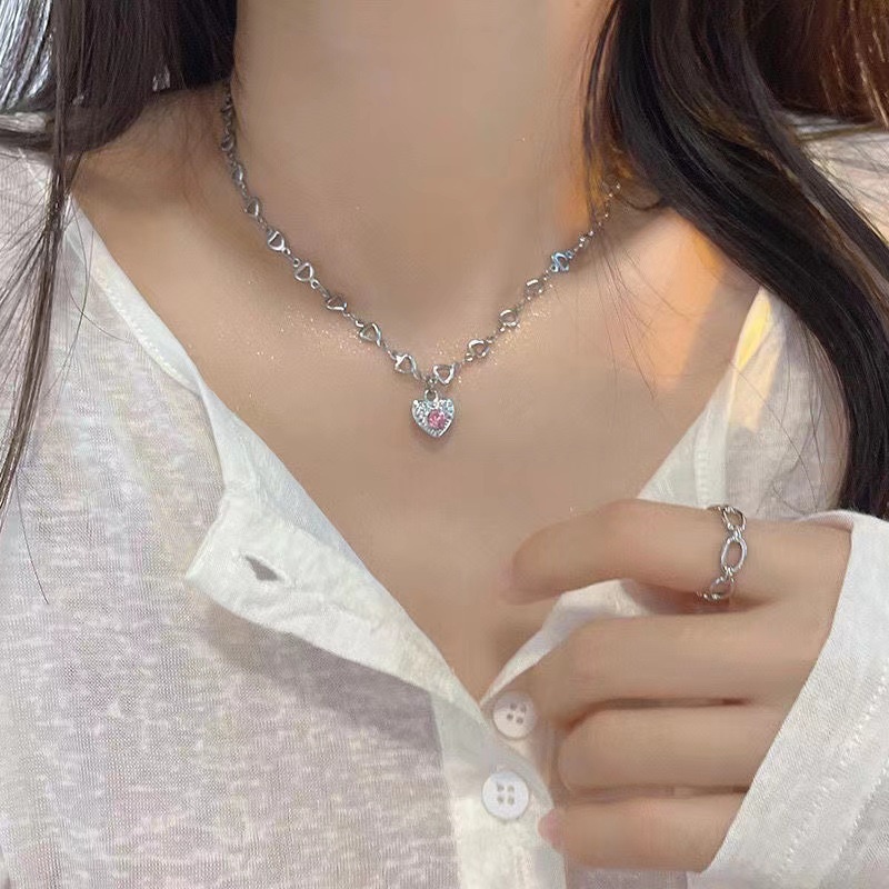 Kalung Bentuk Hati Aksen Berlian Warna Pink Gaya Korea