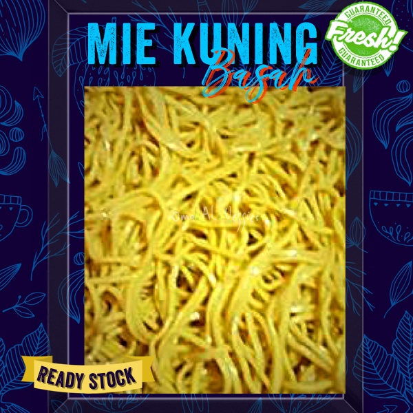 

MIE KUNING BASAH / MIE GLOSOR/ FRESH YELLOW NOODLE PER PACK 250 GR