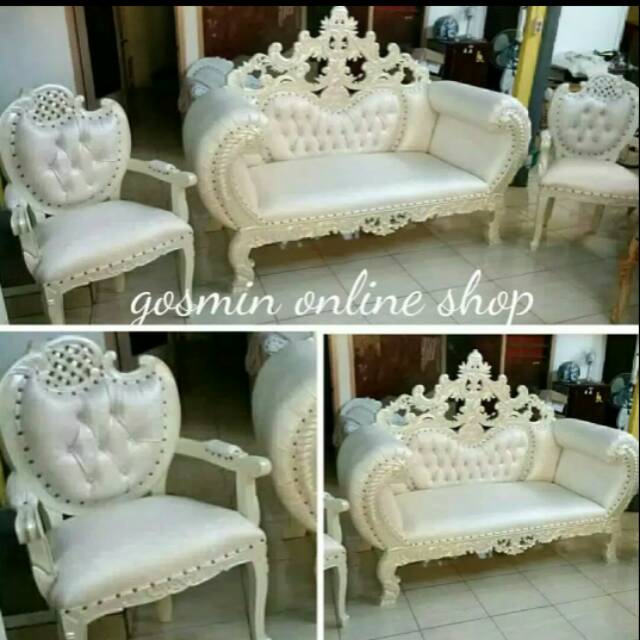 Kursi pelaminan love sahrini Karawang dekorasi akad manten gebyok jati dan karet