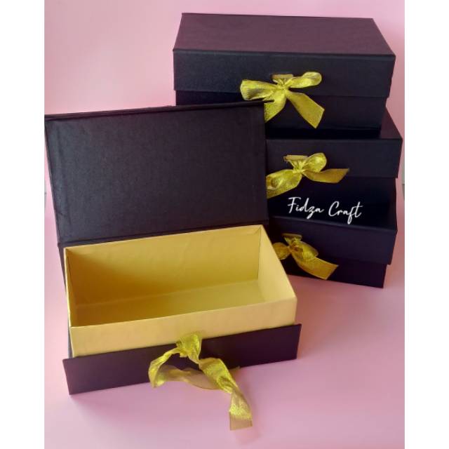 

Hardpaperbox / gift box / box hampers