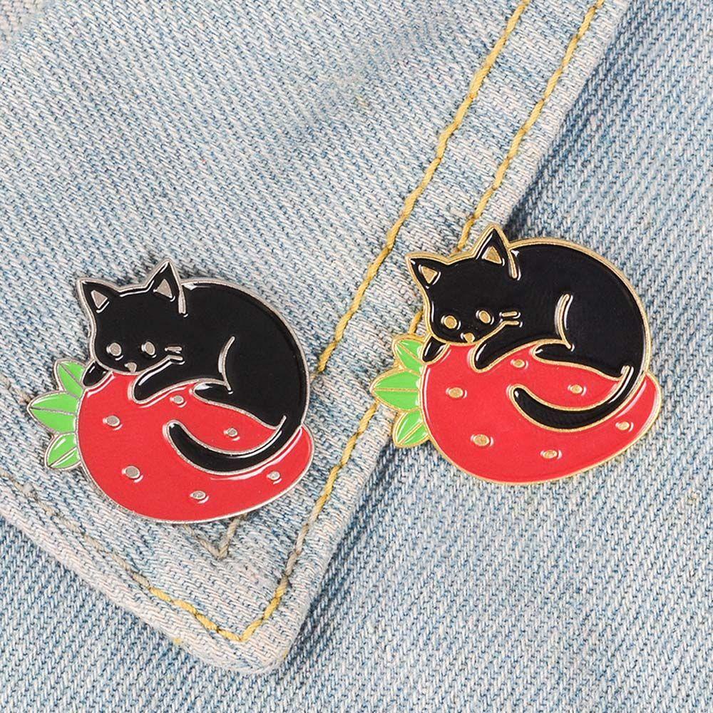 Lanfy Kucing Bros Hadiah Untuk Wanita Pria Kerah Bros Perhiasan Aksesoris Kucing Hitam Strawberry Lencana Pin Enamel Pin