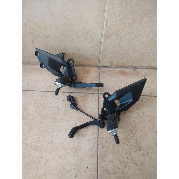 postep footstep depan ninja 250R karbu original