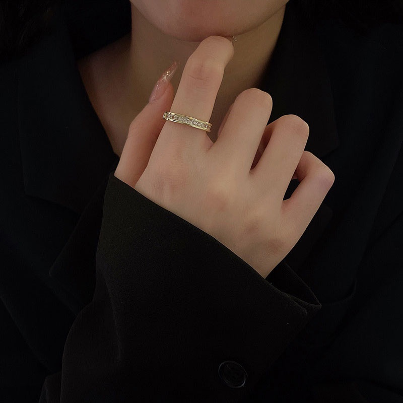 Cincin Jari Telunjuk Desain Geometri Hias Zircon Gaya Mewahsimple Untuk Wanita