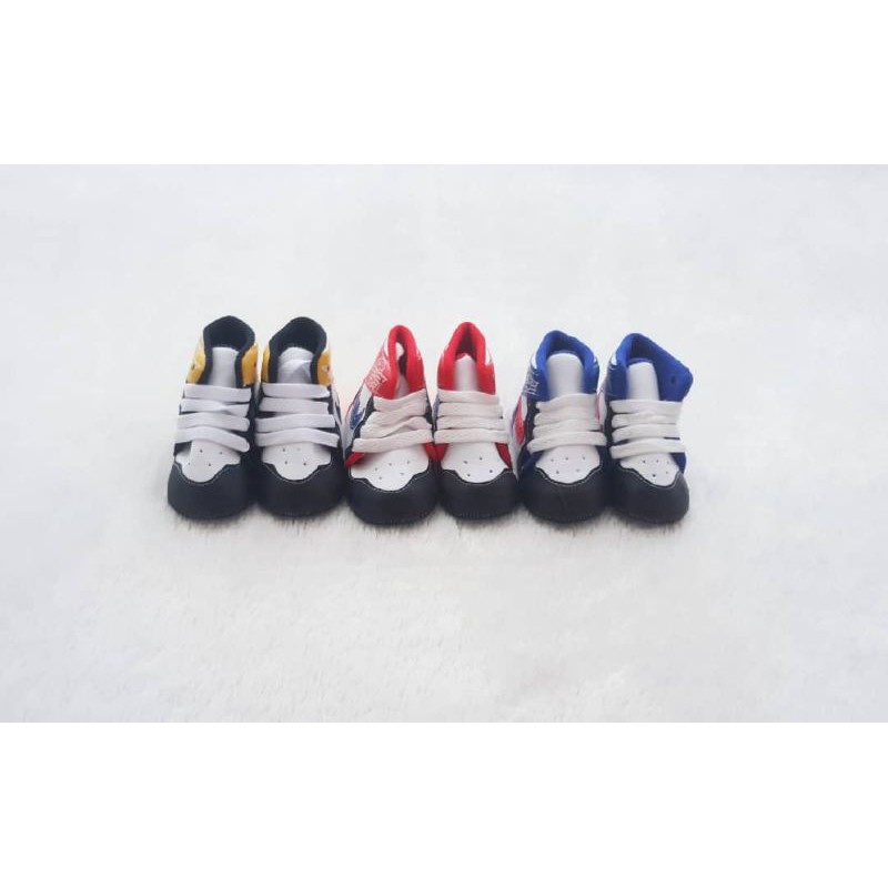 Sepatu Sneaker Prewalker Bayi