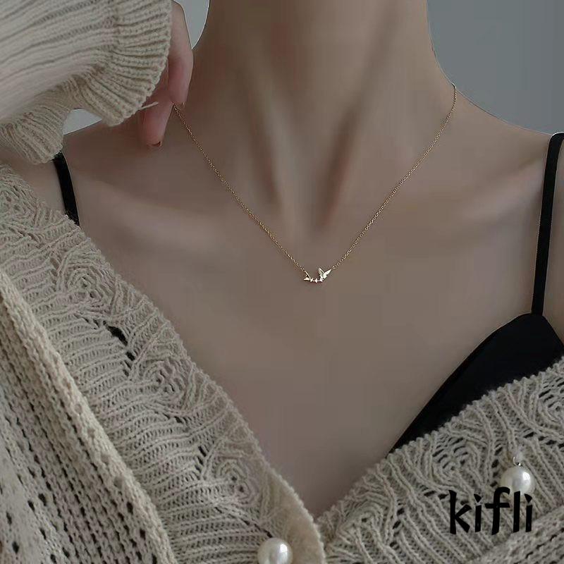 Kalung Desain Kupu-Kupu Ganda Aksen Berlian Untuk Wanita