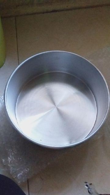 Kiwi Loyang Bulat Pressed Diameter 22 Cm Tinggi 9 Cm – Silver