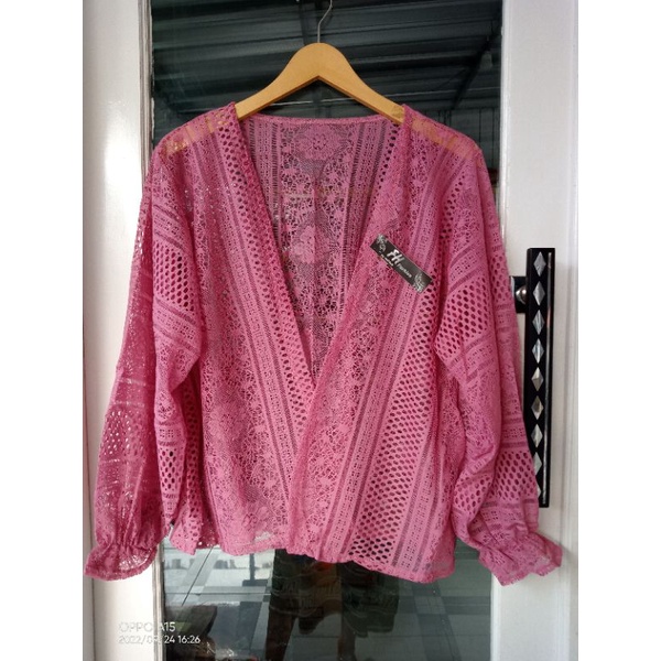 LACE OUTER CARDY/outer brukat crop/cardigan outer pendek-Fuchia