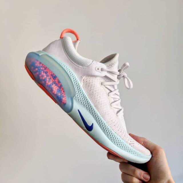 Sepatu Olahraga Wanita - Nike Joyride Run