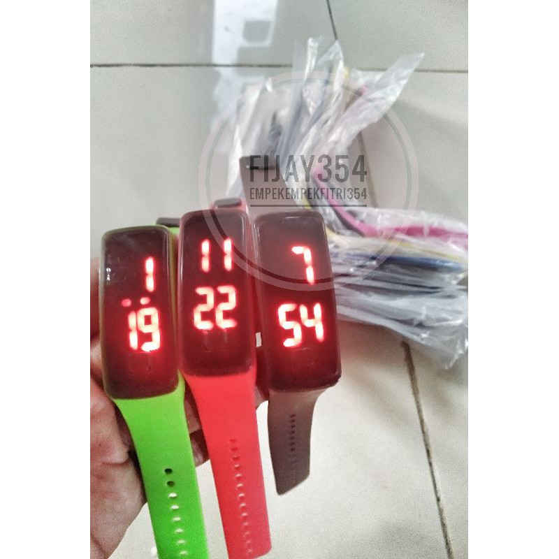 JAM TANGAN LED KOTAK KECIL ANAK DEWASA PRIA WANITA IMPORT MURAH COD SAMARINDA
