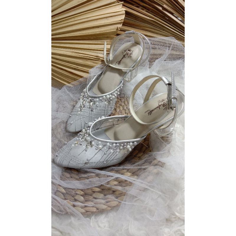 sepatu Yohana diamont silver tnggi 7cm