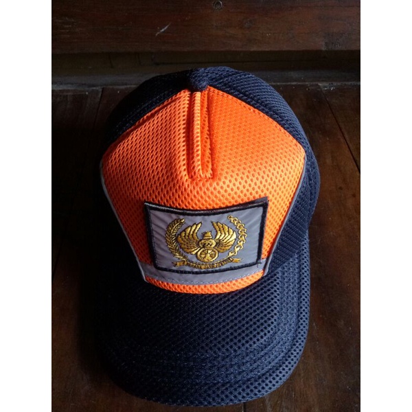 Aneka Topi berlogo Wahana daya pertiwi KAI