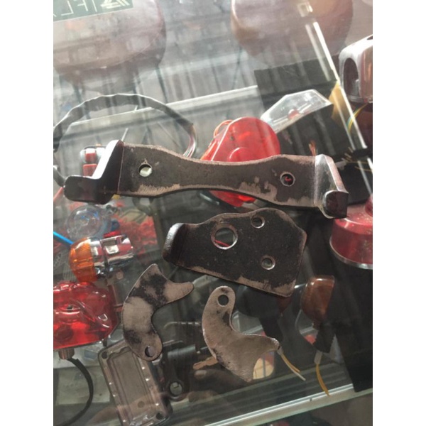 engsel jok gl100 honda gl100 dudukan jok belakang honda gl100