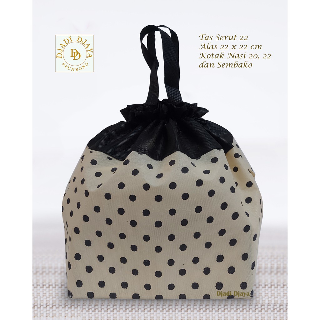 

Tas Hajatan Goodie Bag Serut 22 Polkadot Hitam Cream