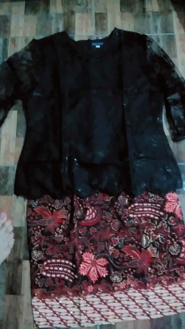 Couple Batik Natal Kebaya Brokat Catharina Gurdo Milo Blus Batik Brukat Rok Pendek Bahan Prada Foil