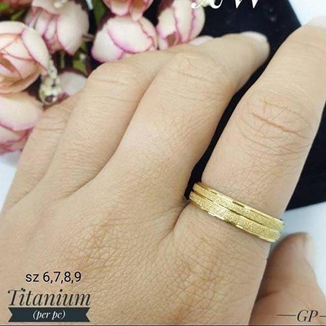 Cincin titanium ori,tidak luntur, awet,