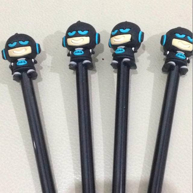 

Pulpen karakter baby batman