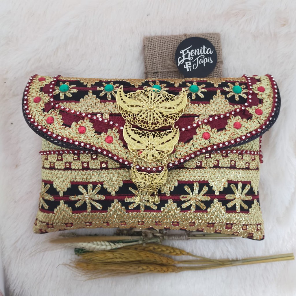 Clutch Tapis Motif Bintang