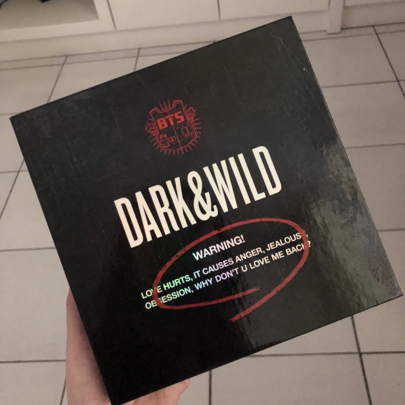 BTS DARK & WILD (unsealed full set )