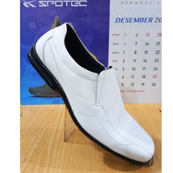 SEPATU PRIA PANTOFEL / PUTIH