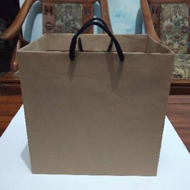 

Paperbag kraft coklat 150gsm P25 x L19 x T25 box bento khusus polos