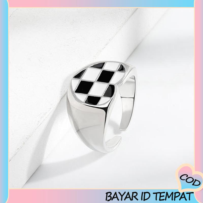 COD❤️ Cincin Kotak-kotak Geometris Cinta Hitam Dan Putih Cincin Fashion Wanita-A.one