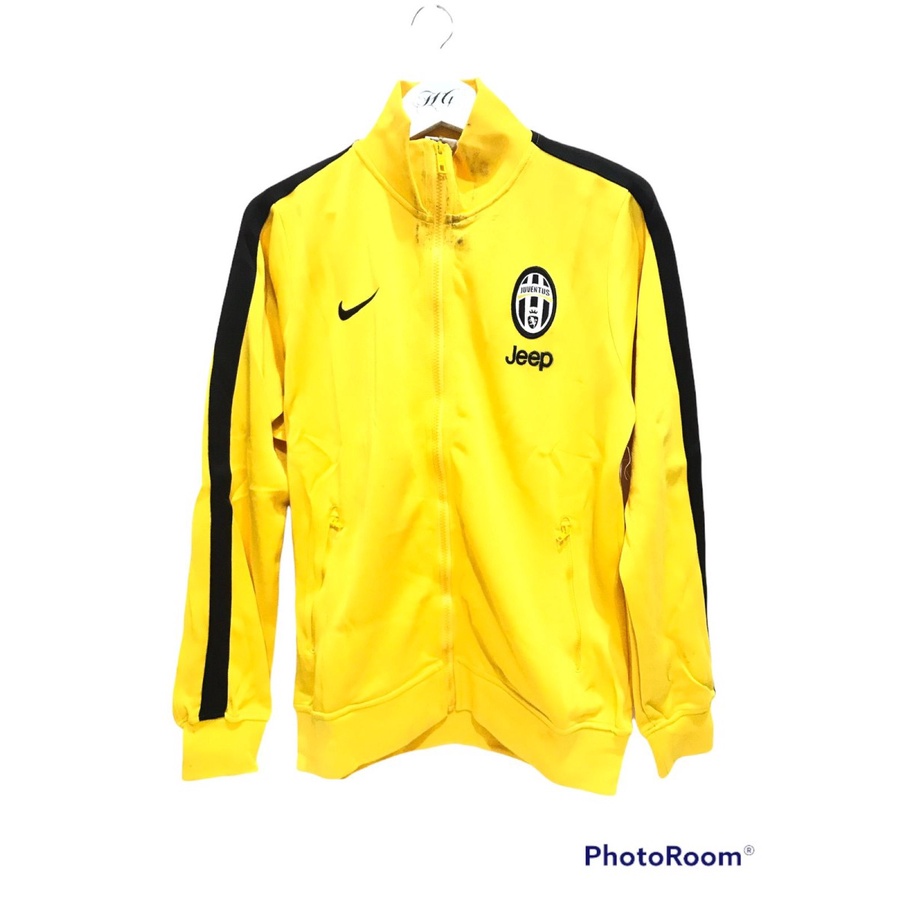 Jaket bola Juventus yellow Grade ori import